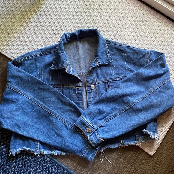 Cropped Denim Jacket - Picture 2 of 3